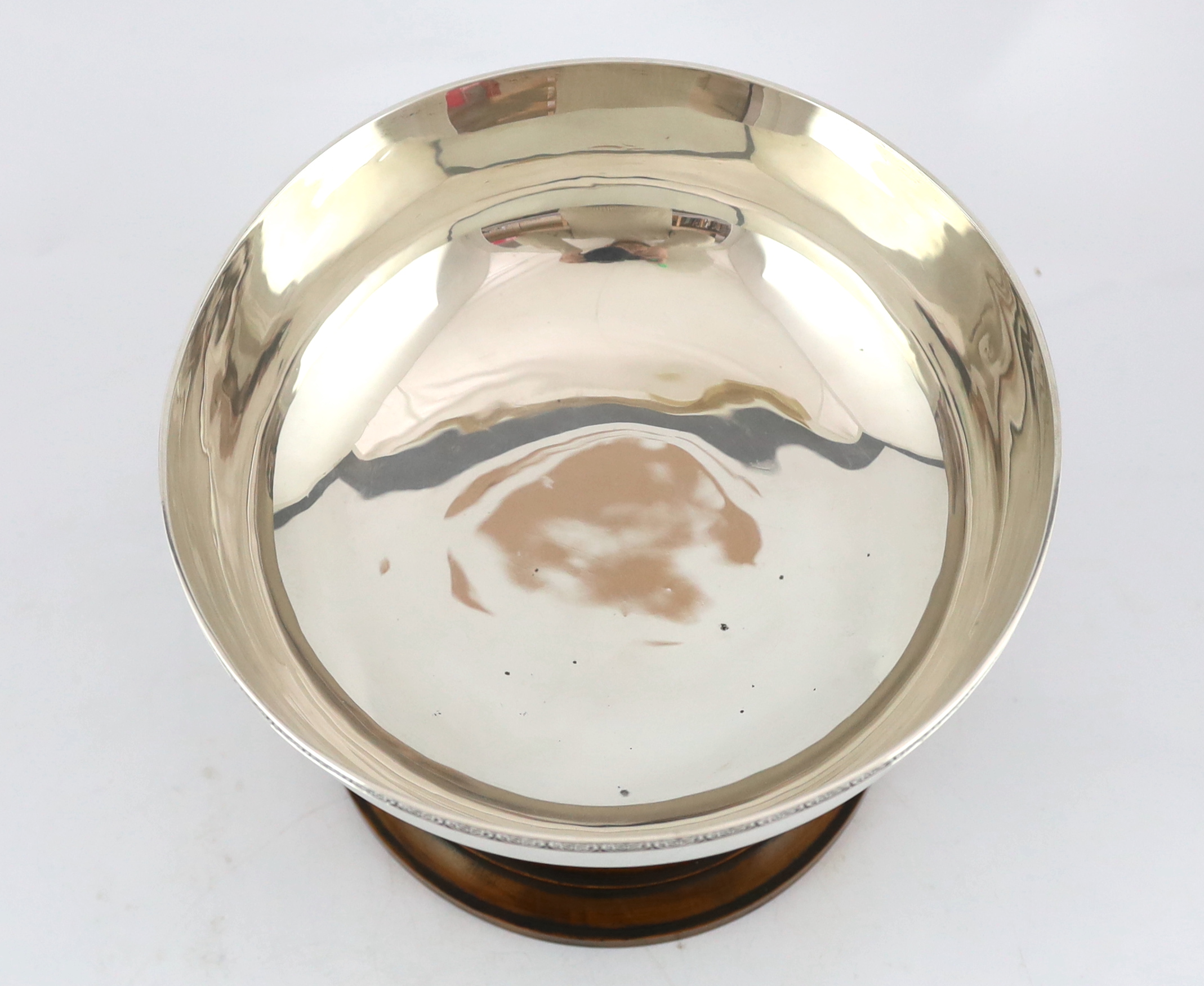 A George V Arts & Crafts silver circular bowl, by W & C Sissons